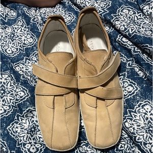 Tan Suede Lacoste Velcro shoes size 6 1/2